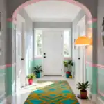 12 Colores para pasillos con puertas blancas: ideas que impactan a primera vista